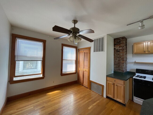 Building Photo - 81 Tremont St