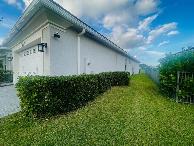 Foto del edificio - 16053 Rain Lilly Way