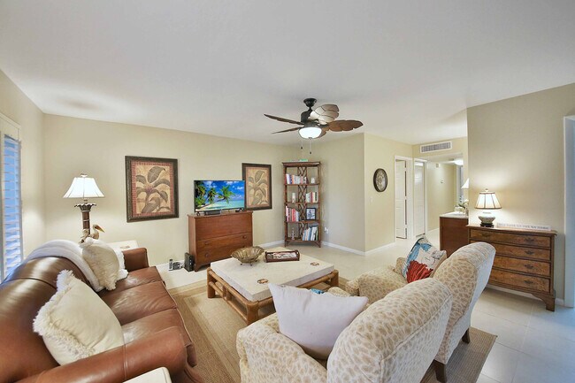 Building Photo - 288 4th St S