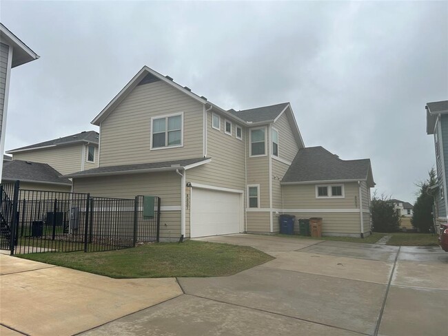Building Photo - 8007 Orizzonte St
