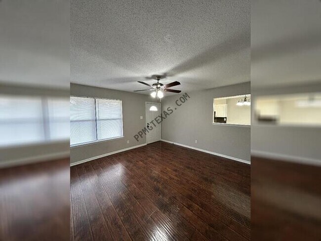 Foto del edificio - 9 Collins Ct