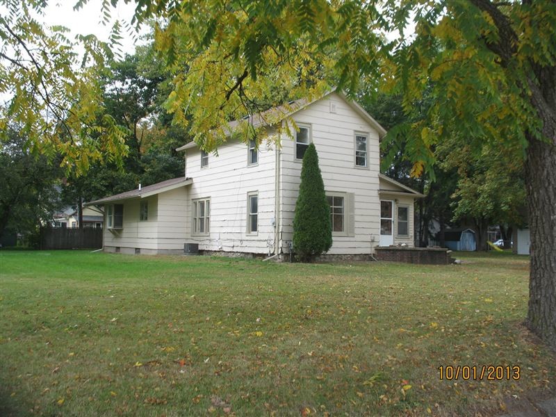 Primary Photo - 412 Merritt St