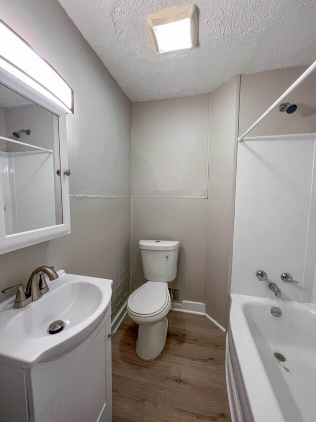 Foto principal - 528 Seward St
