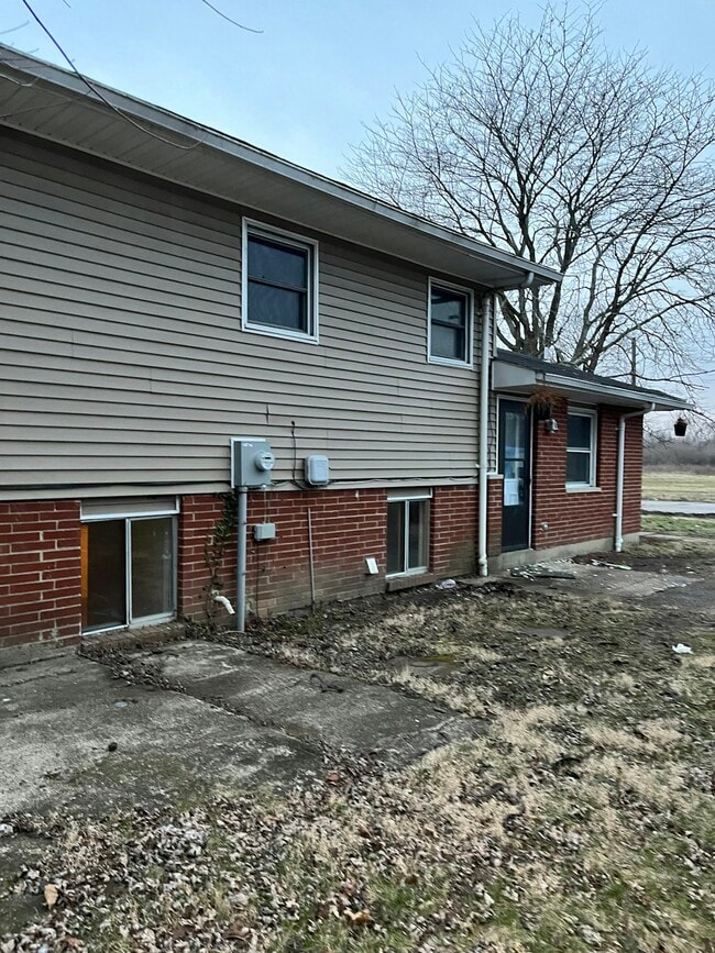 Building Photo - 2062 Hickorydale Dr