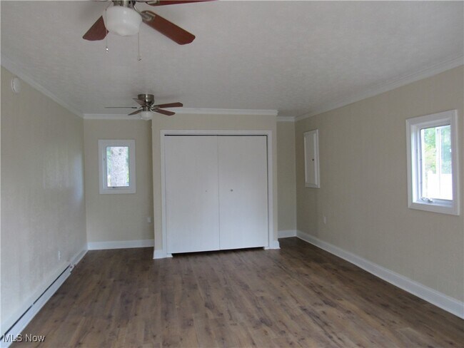 Foto del edificio - 2494 Shade Park Dr