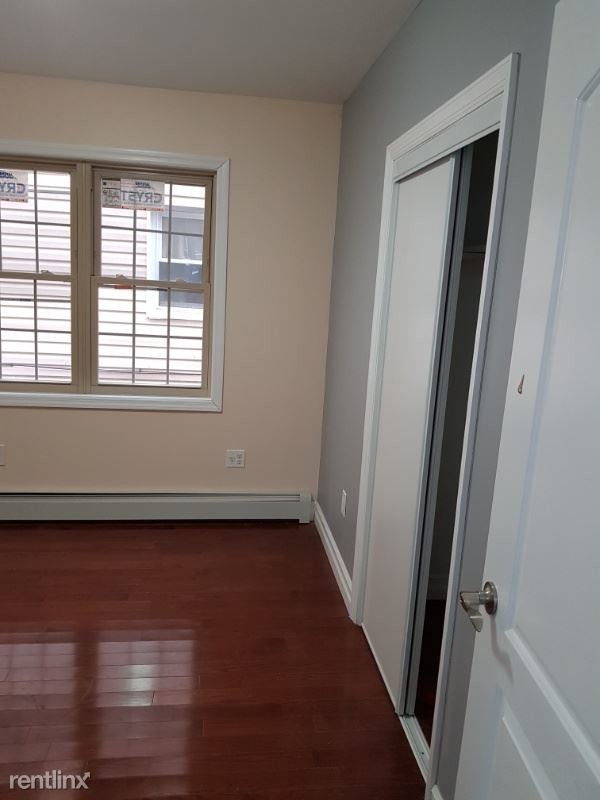 Building Photo - 3 br, 2 bath Apartment - 17317 104 ave