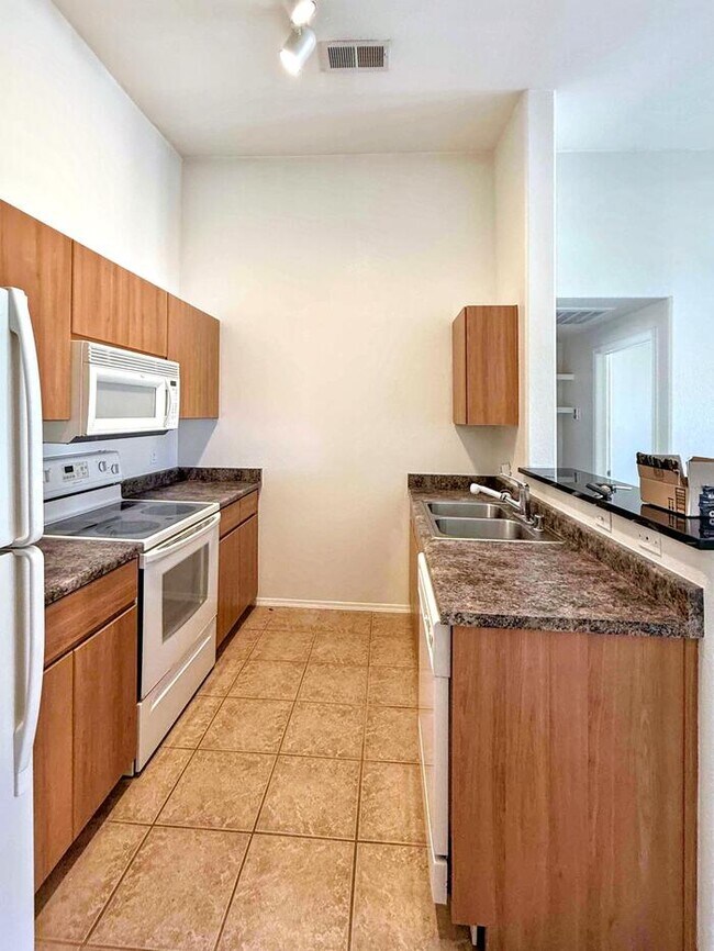Foto del edificio - 14250 W Wigwam Blvd