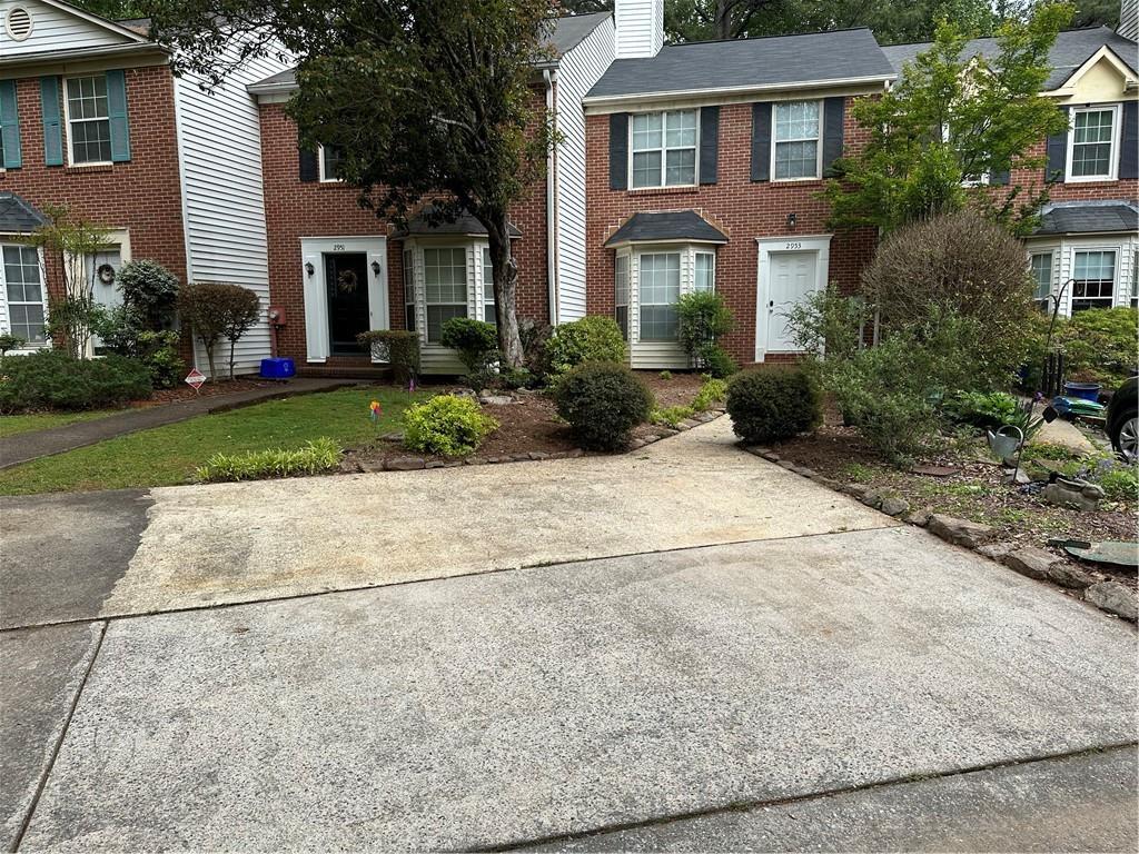 Foto principal - 2953 Lexington Trace Dr