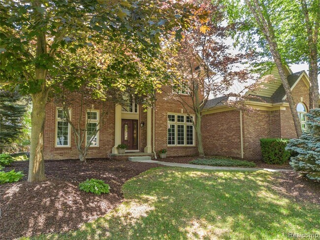 Foto del edificio - 24084 Westmont Dr