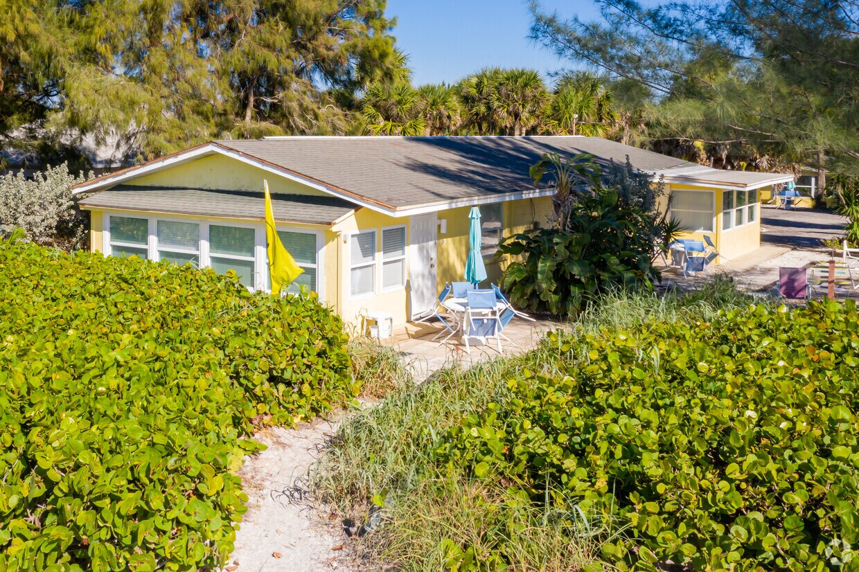 2550 N Beach Rd, Englewood, FL 34223 Apartments in Englewood, FL