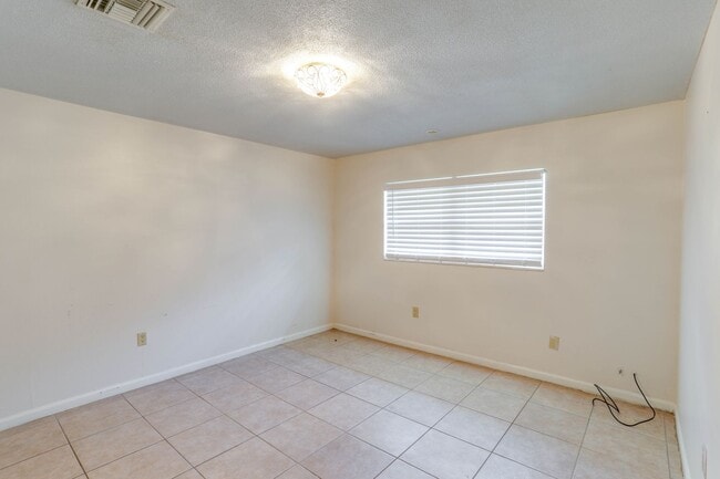 Building Photo - 3055 Martin St