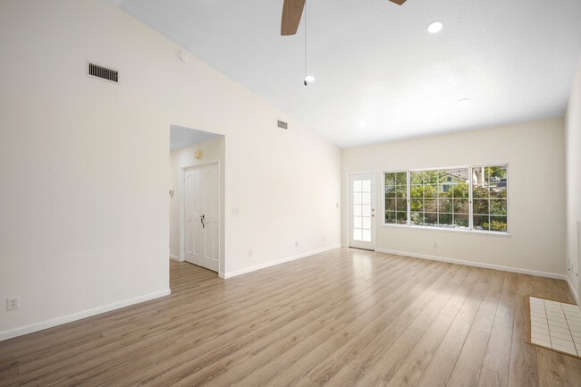 Building Photo - 27031 Benton Ct
