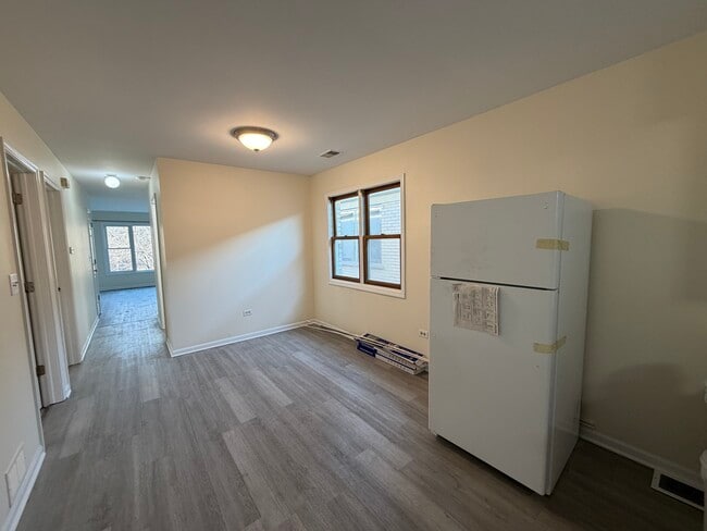 Foto del edificio - 6323 W Fullerton Ave