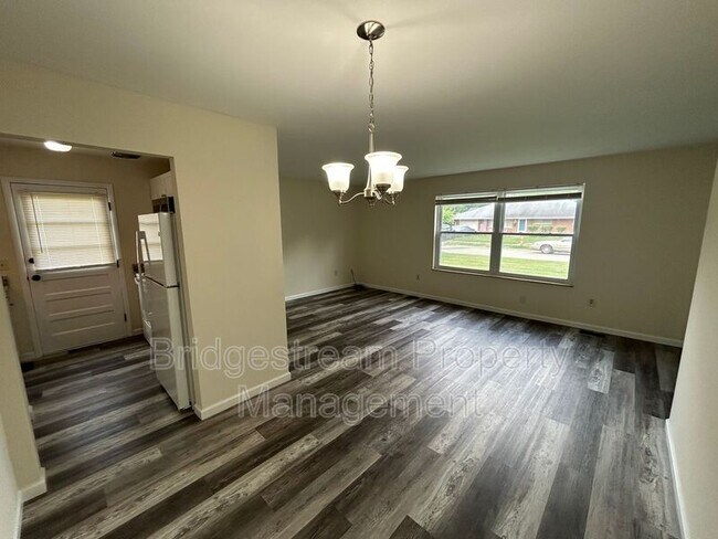 Foto del edificio - 4352 Sunray Rd