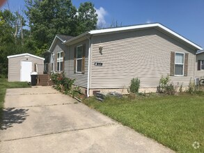 Building Photo - 13431 Peach St