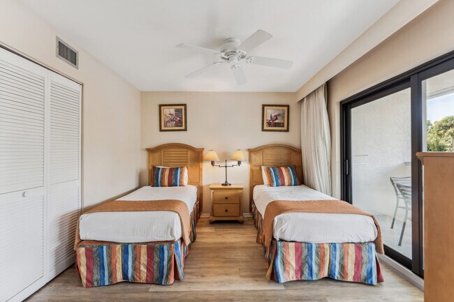 Foto del edificio - 600 Neapolitan Way