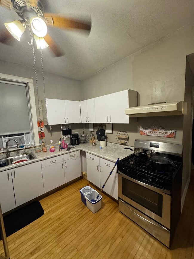 Building Photo - 2344 S 58th Ave