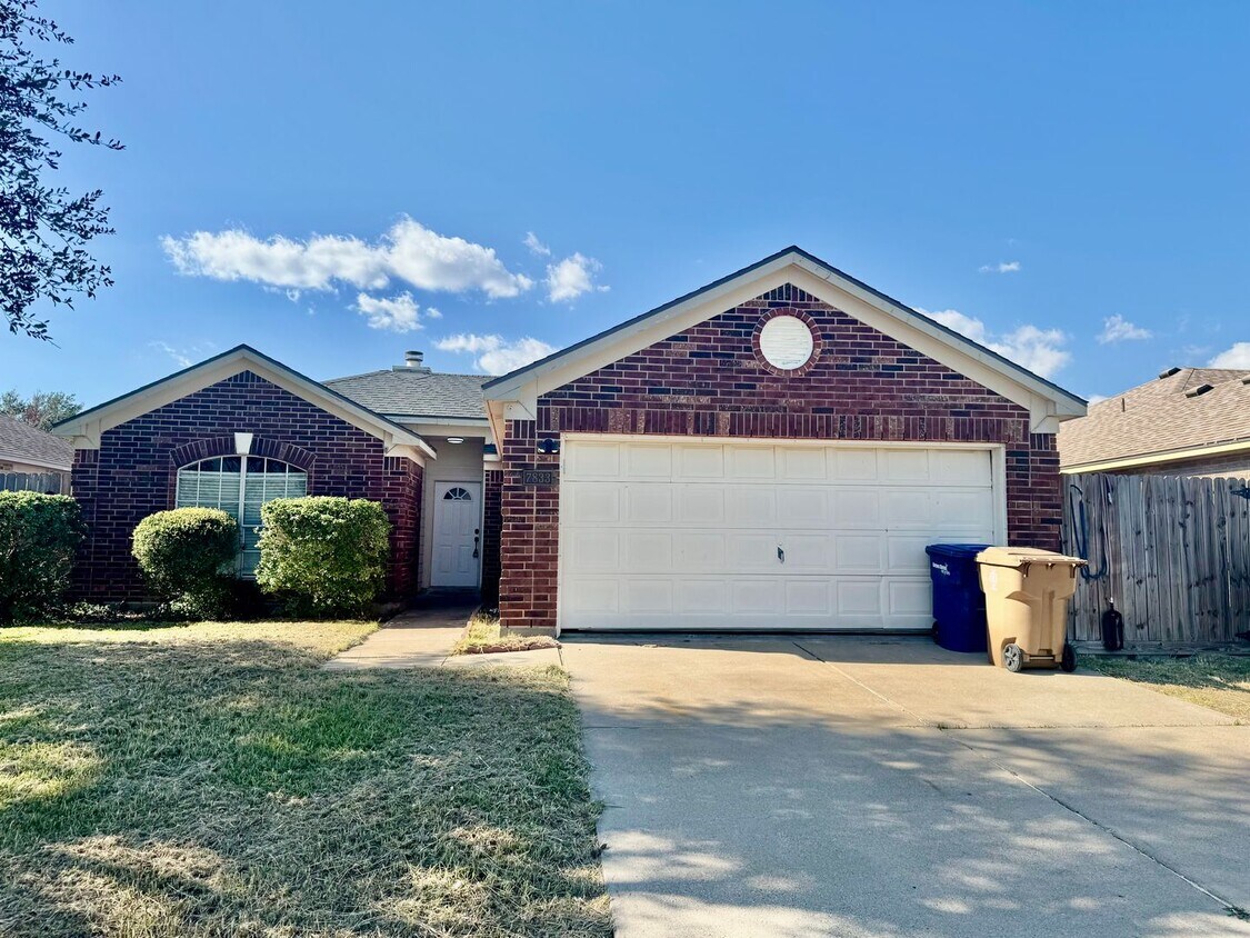 Primary Photo - Charming Southside Home Near TAMU-CC and V...