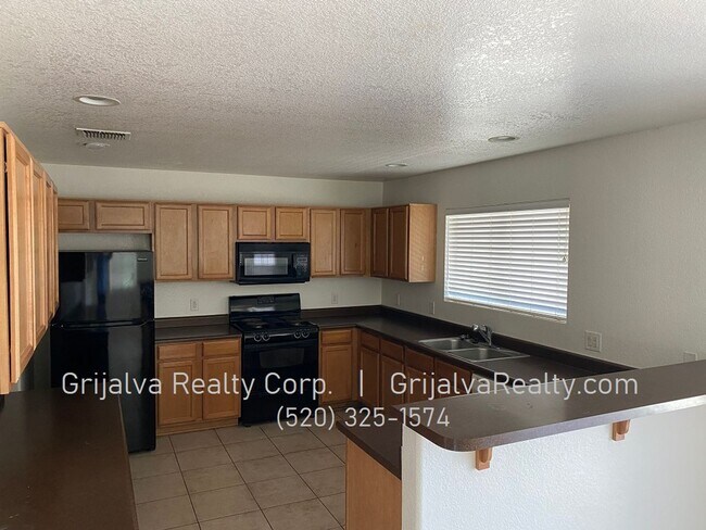 Building Photo - 3 Bedroom, 2.5 Bath House for Rent in Star...