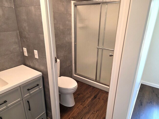 Foto del edificio - 8659 W Pine St
