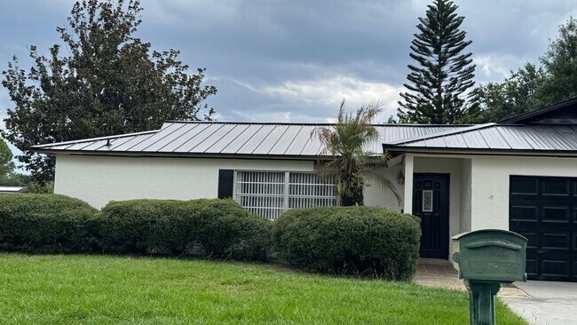 Building Photo - 2 Bedroom Single Family Home in Kissimmee