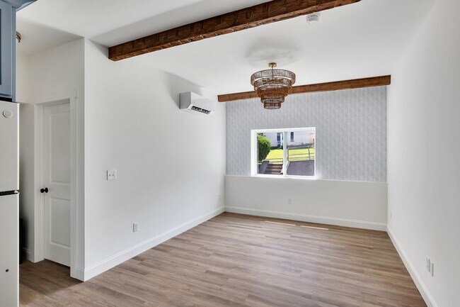 Foto del edificio - 36 Pawling Ave
