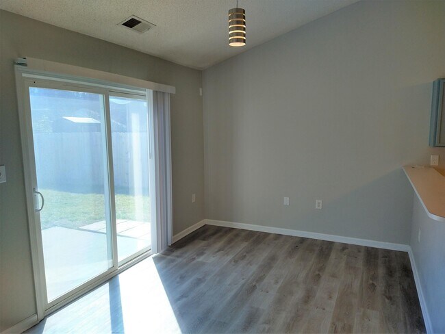 Building Photo - 7016 Blithe Low Pl