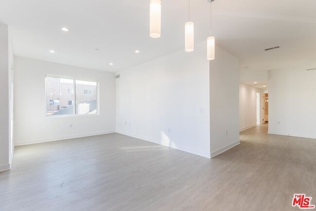 Foto del edificio - 843 Wilcox Ave