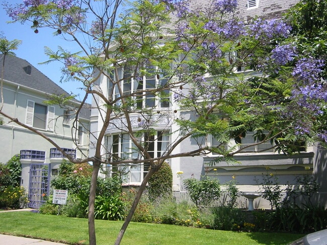 Building Photo - 442 S Detroit St