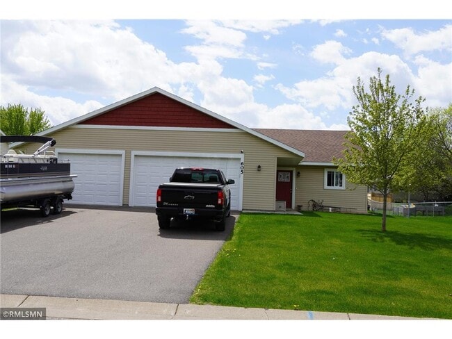 Building Photo - 605 S Brookview Ln