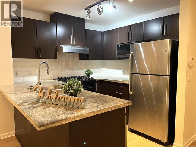 Building Photo - 700 Klahanie Dr