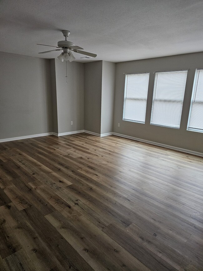 Building Photo - 130 Blackwell Ct