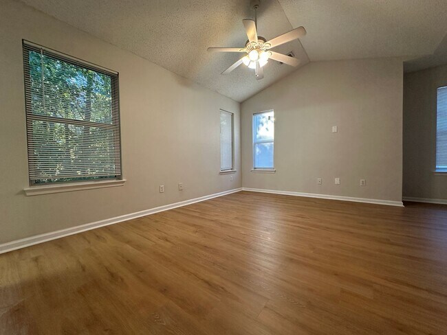 Foto del edificio - DIAMOND SPRINGS