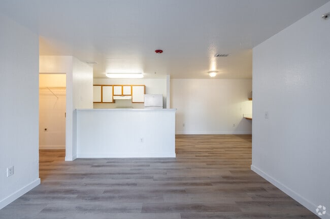 3BR, 2BA - 1,118SF - Living Room - Sterling Park Apartments