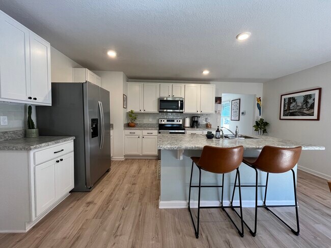 Foto del edificio - 5236 Peach Dr