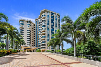 Building Photo - 6075 Pelican Bay Blvd