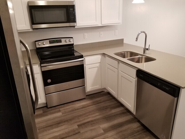 Foto del edificio - 1794 W Eaglewood Dr