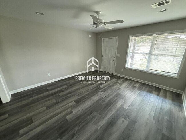 Foto del edificio - 212 Bradford Cir