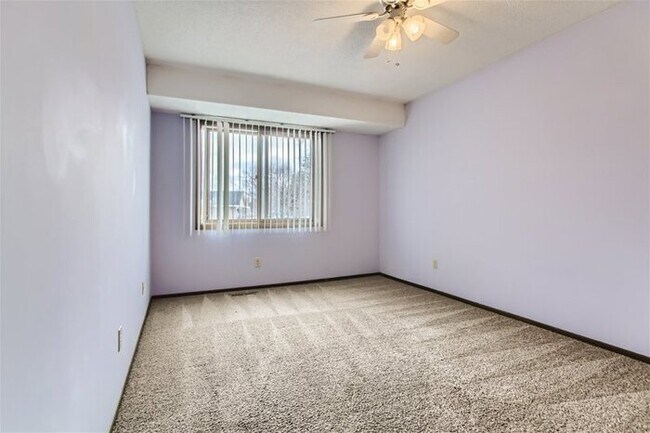 Building Photo - 11136 Xavier Rd, Bloomington, MN 55437