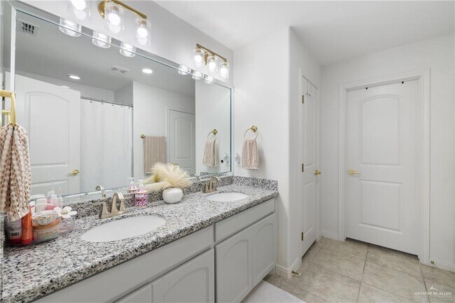 Foto del edificio - 18-25th 1/2 S 25 1/2