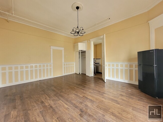 Building Photo - Studio Apartment in the Seagate Beach Comm...