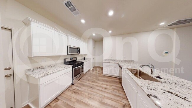 Building Photo - 316 Marsh Ln