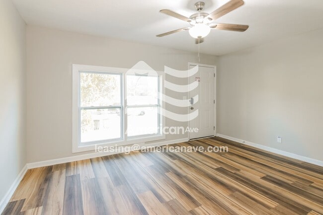 Foto del edificio - 4964 Gardiner Dr