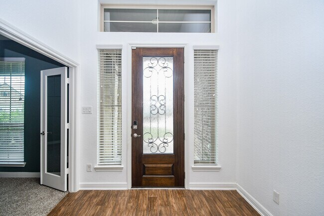 Foto del edificio - 23827 Padauk Tree Trl