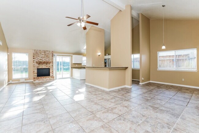 Foto del edificio - 14806 Chasemont Dr