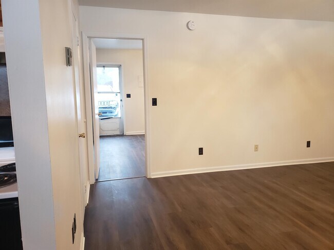 Foto del edificio - 112 Edgewood Dr