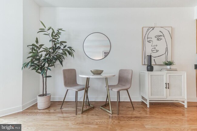 Foto del edificio - 1117 10th St NW