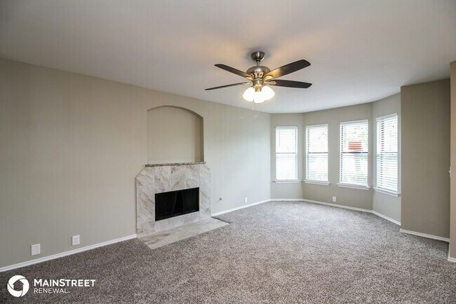Building Photo - 810 Cascade Dr, Glenn Heights, TX 75154