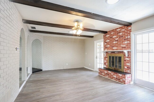 Building Photo - 13600 Claredon Rd