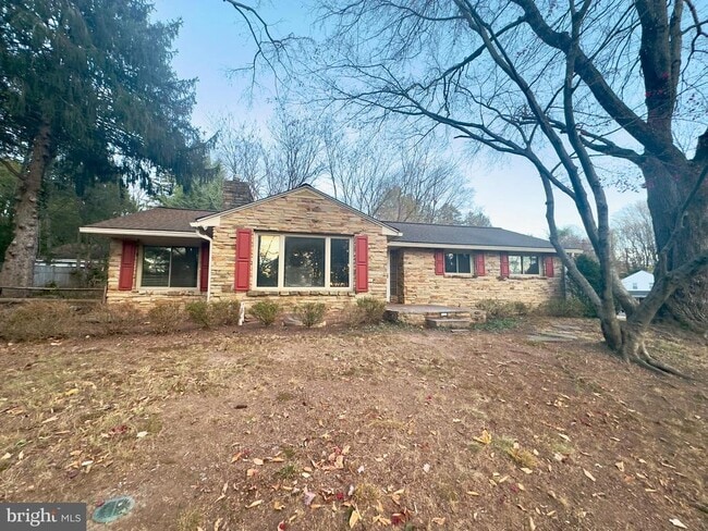 Building Photo - 1 High Acres Dr